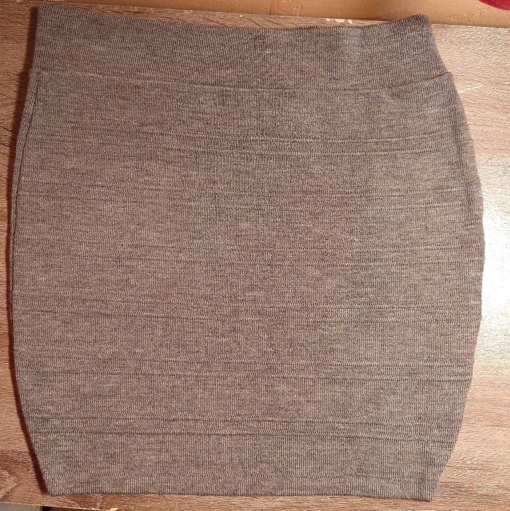 DEB • Gray Mini Pencil Skirt